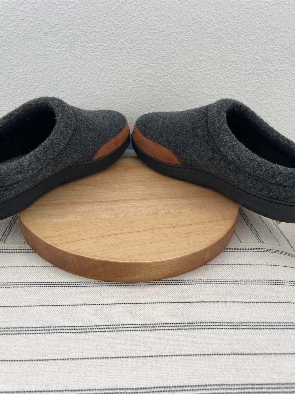 SALE! 50% Off Wembley Men's Charcoal Memory Foam Slip-On Slippers Size XL 11-12